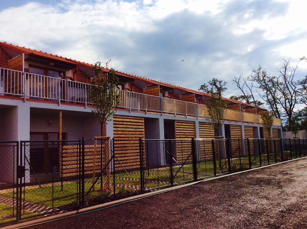 Apartmany Dolni Dunajovice Ngoại thất bức ảnh